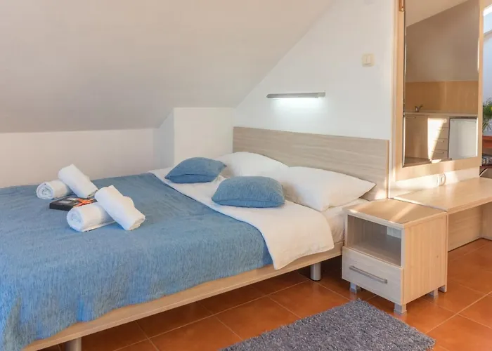 R Club Apartments Old Town Budva